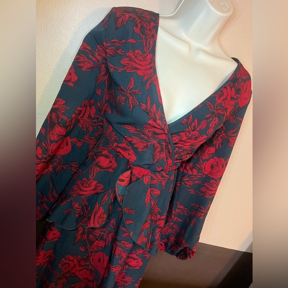 Auguest black and red dress - Picture 2 of 5